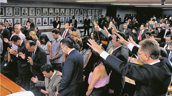 Oração da bancada evangélica no Congresso. - Sputnik Brasil