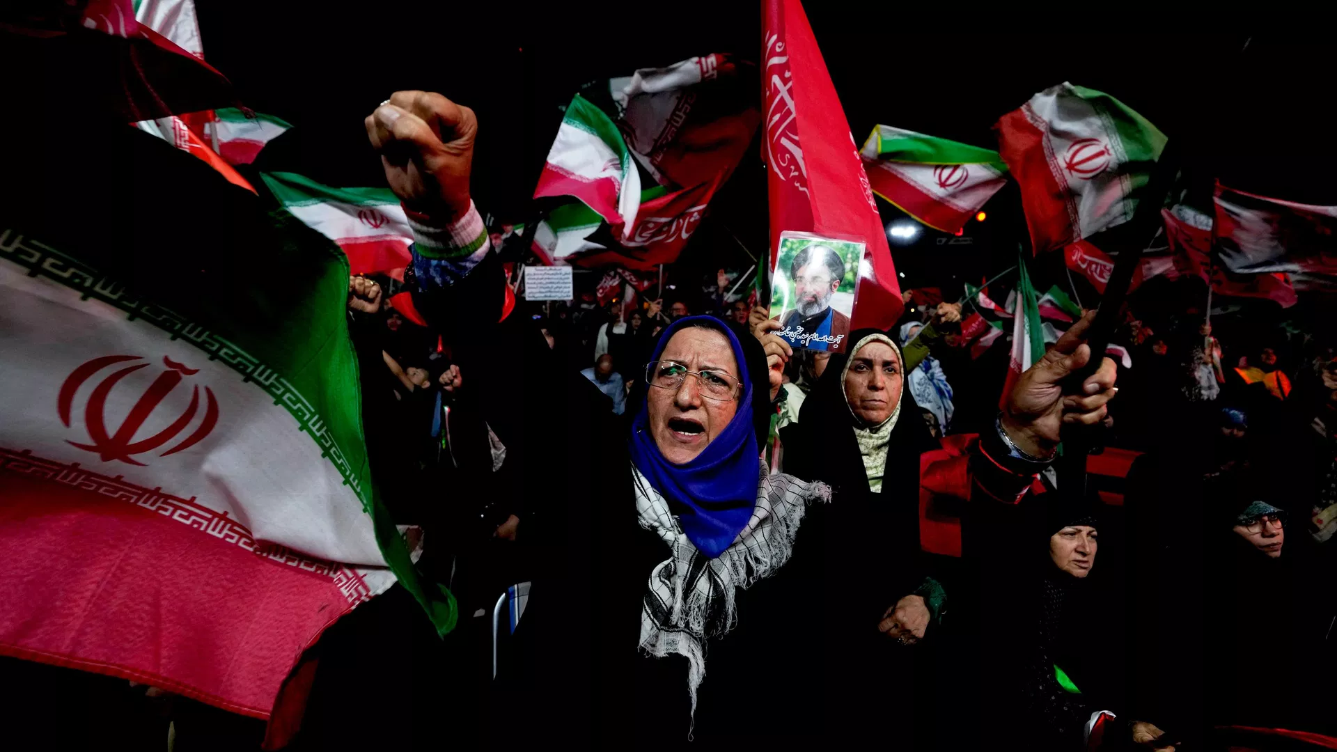Iranianos vão às ruas para demonstrar apoio ao governo de Teerã, em 26 de agosto de 2026 Iranianos vão às ruas para demonstrar apoio ao governo de Teerã, em 26 de agosto de 2026 - Sputnik Brasil, 1920, 02.09.2026