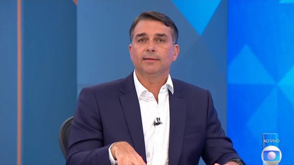 Senador e candidato à Presidência, Flávio Bolsonaro (PL), durante sabatina na TV Globo. 28 de agosto de 2026 - Sputnik Brasil