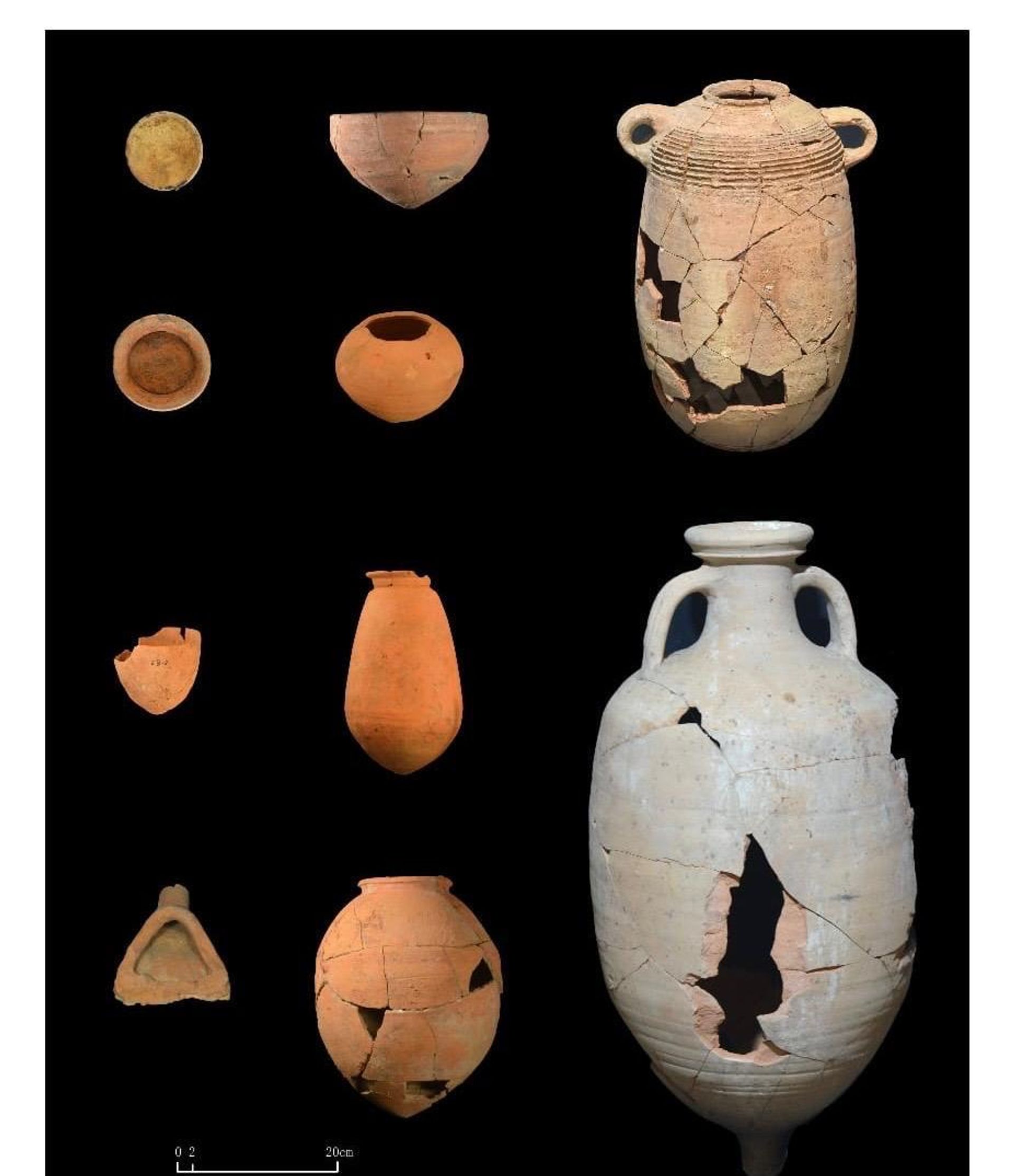 Artefatos encontrados no local do templo de Sekhmet em Mit Rahina, Gizé Artefatos encontrados no local do templo de Sekhmet em Mit Rahina, Gizé