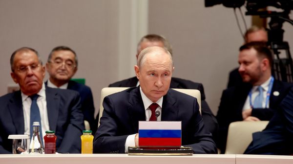 Vladimir Putin durante a cúpula da OCX  - Sputnik Brasil