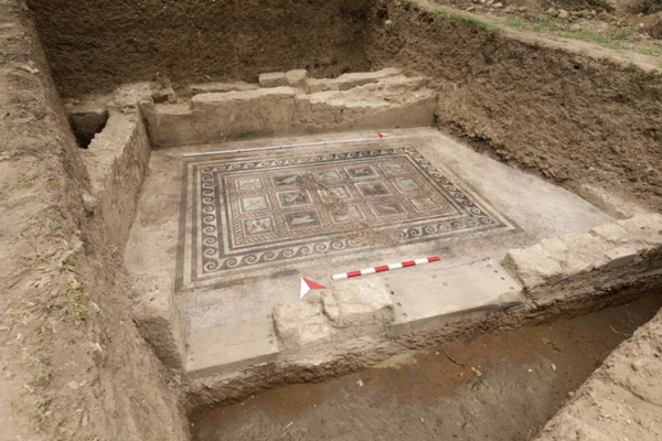 Mosaico encontrado em um antigo edifício romano na cidade de Adramytteion, no oeste da Turquia. - Sputnik Brasil