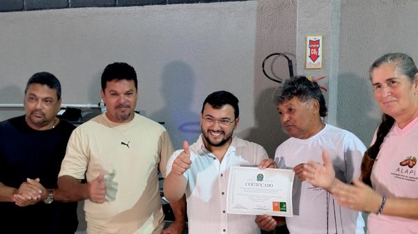 O ministro da Pesca e Aquicultura, Edipo Araujo (ao centro) - Sputnik Brasil