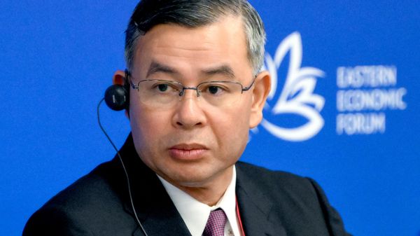 Ngo Van Tuan, na sessão Diálogo empresarial Rússia-ASEAN, no Fórum Econômico do Oriente em Vladivostok, na quarta-feira (2). - Sputnik Brasil