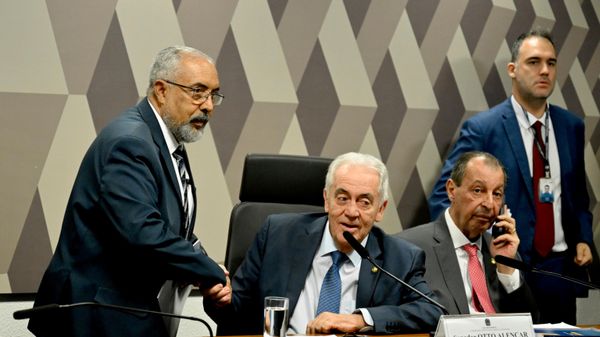 Comissão de Constituição, Justiça e Cidadania (CCJ) do Senado durante reunião para analisar a Proposta de Emenda à Constituição (PEC) do fim da escala 6 x 1 - Sputnik Brasil