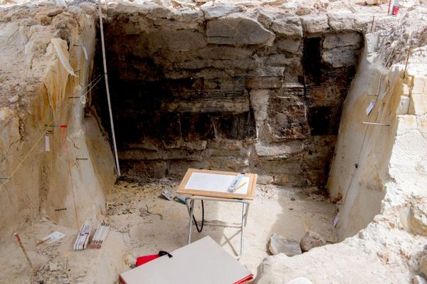 Fachada da estrutura de 2.400 anos descoberta às margens do rio Main, em Aschaffenburg, na Alemanha. - Sputnik Brasil