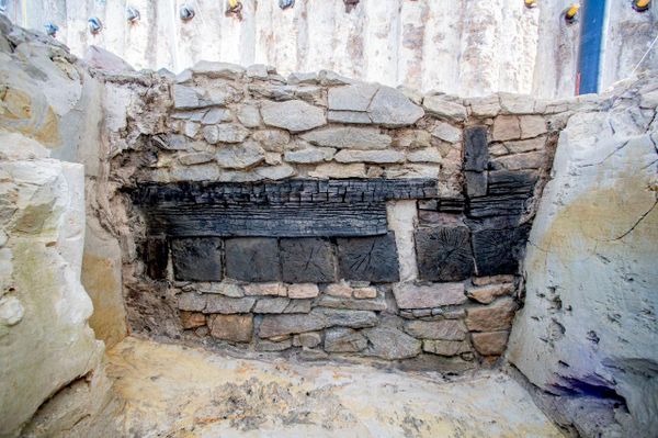 Um edifício de madeira da Idade do Ferro com 2.400 anos foi descoberto às margens do rio Main, em Aschaffenburg, na Alemanha. - Sputnik Brasil
