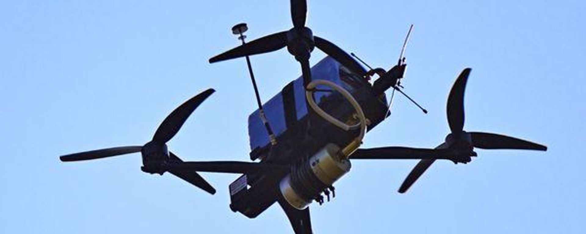 Um drone interceptor FPV - Sputnik Brasil, 1920, 07.09.2026