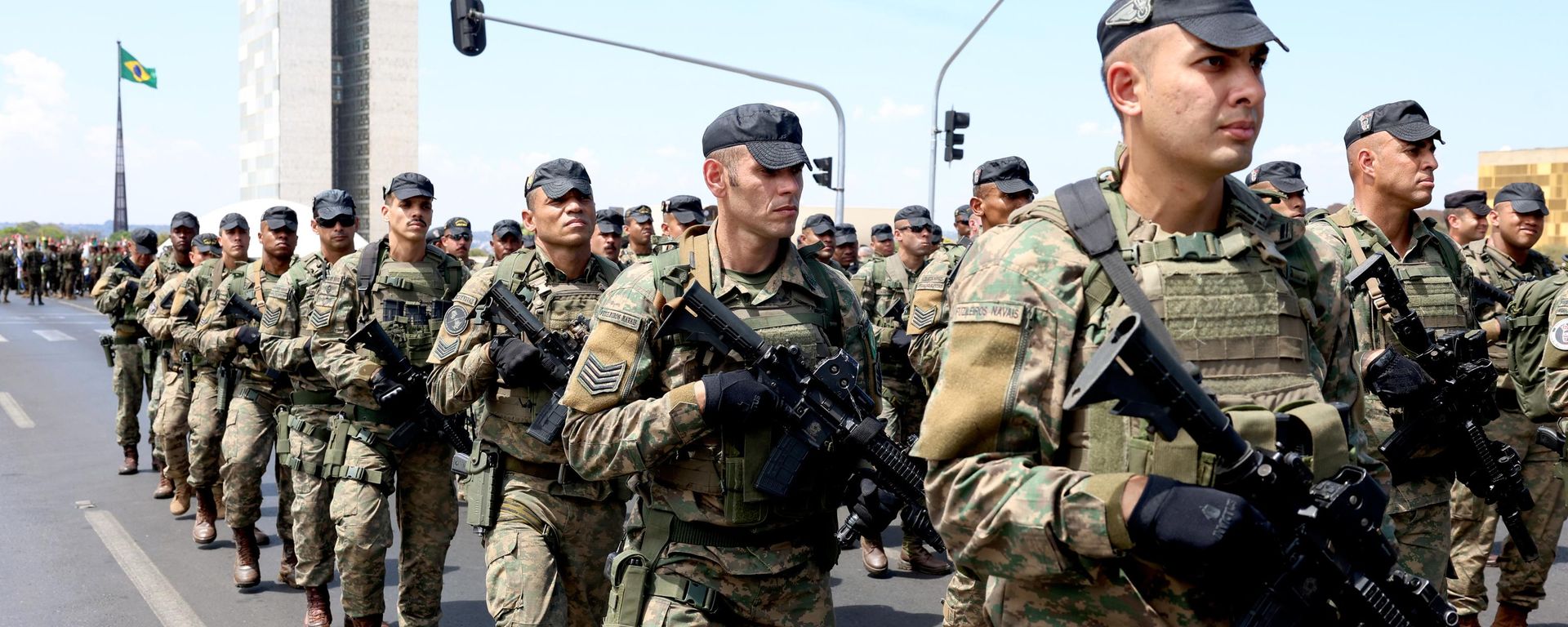Militares desfilam durante ensaio para o 7 de setembro, Brasília (DF), 5 de setembro de 2026 - Sputnik Brasil, 1920, 07.09.2026