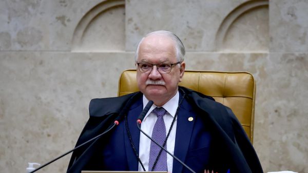 O presidente do Supremo Tribunal Federal (STF), Edson Fachin, durante sessão plenária em 3 de setembro de 2026 - Sputnik Brasil