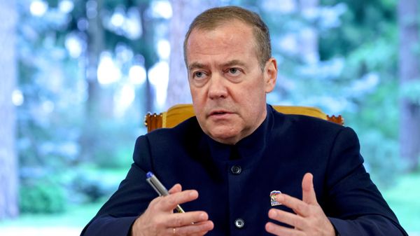 O vice-presidente do Conselho de Segurança da Rússia, Dmitry Medvedev, durante reunião, em 12 de agosto de 2026 - Sputnik Brasil