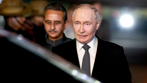 Vladimir Putin realiza visita à Índida para participar da Cúpula do BRICS em Nova Deli - Sputnik Brasil