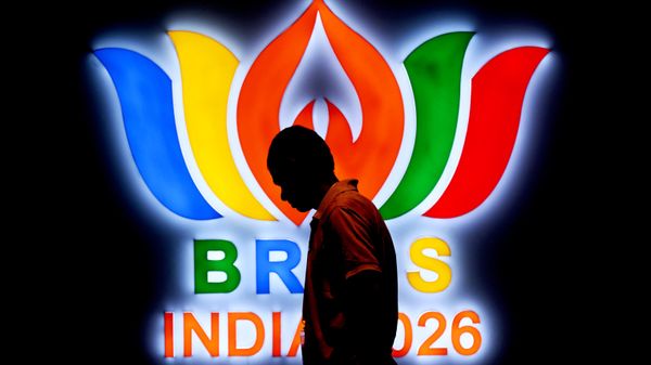 O símbolo da cúpula do BRICS em Nova Deli. - Sputnik Brasil