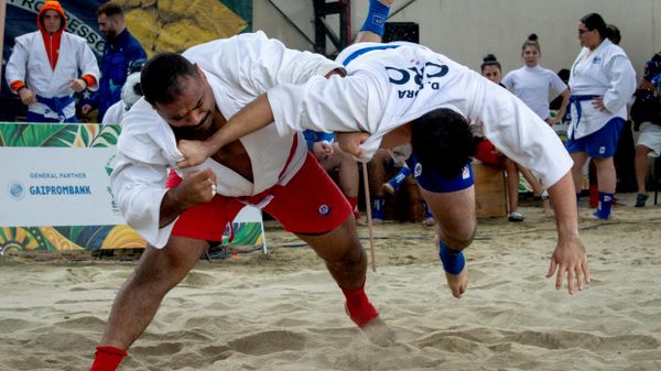 Duelo do Mundial de Sambo na Praia, organizado no Espaço Arena do Shopping Serramar, em Caraguatatuba (SP). - Sputnik Brasil
