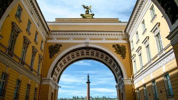 Praça do Palácio em São Petersburgo - Sputnik Brasil