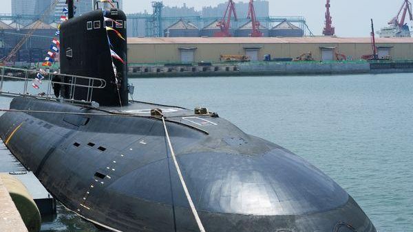 O submarino russo Ufa - Sputnik Brasil