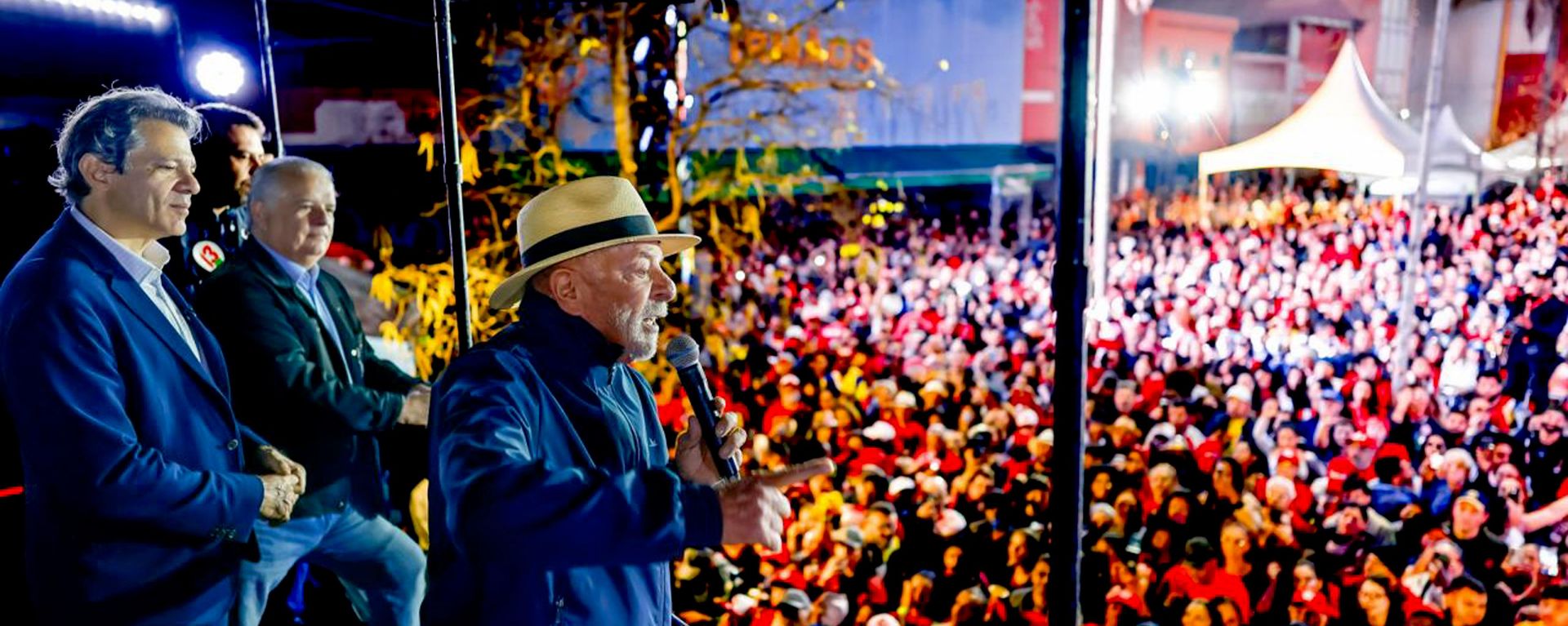 O presidente do Brasil, Luiz Inácio Lula da Silva, durante campanha para reeleição em Guarulhos, São Paulo, em 18 de setembro de 2026 - Sputnik Brasil, 1920, 18.09.2026