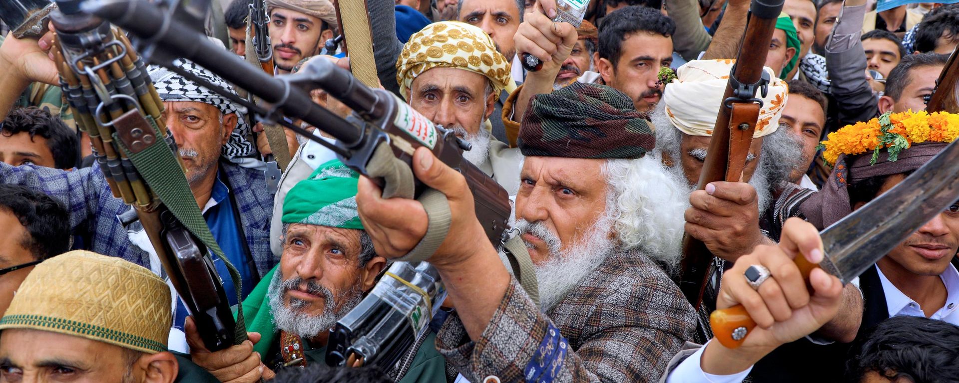 Apoiadores do Ansar Allah, movimento iemenita também conhecido como houthi, demonstram apoio ao grupo em Sanna, no Iêmen, em 18 de setembro de 2026 - Sputnik Brasil, 1920, 19.09.2026