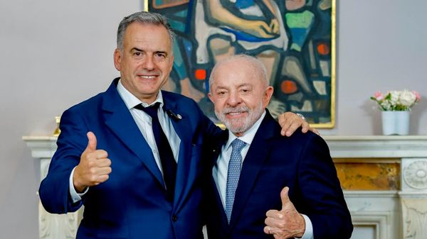 Presidente Luiz Inácio Lula da Silva se reúne com homólogo do Uruguai, Yamandú Orsi, em Nova York, em 21 de setembro de 2026 - Sputnik Brasil