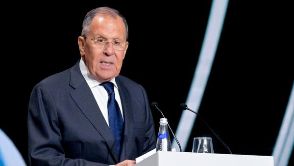  Mídia ocidental joga a carta da informação ao culpar a Rússia de suposto uso de drones na UE, diz Lavrov - Sputnik Brasil