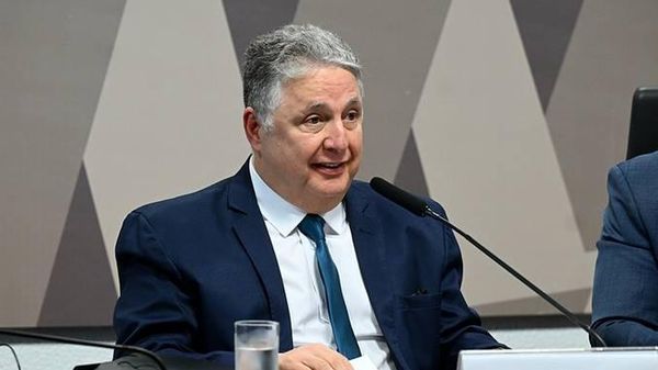 Ex-governador do Rio de Janeiro, Anthony Garotinho, durante depoimento à CPI do Crime Organizado. Brasília (DF), 16 de dezembro de 2025 - Sputnik Brasil