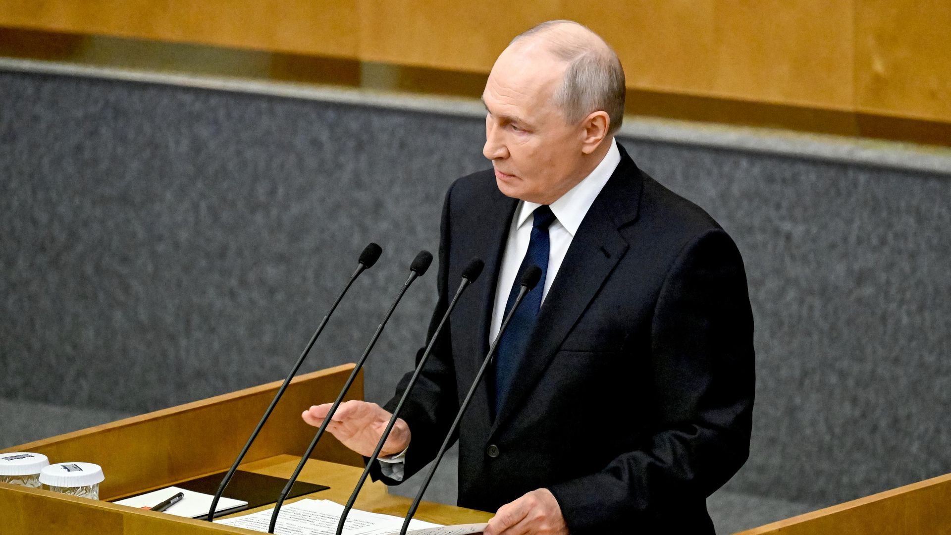 Presidente da Rússia, Vladimir Putin, nesta quarta-feira (30), na primeira sessão plenária da Duma de Estado da nona legislatura. Presidente da Rússia, Vladimir Putin, nesta quarta-feira (30), na primeira sessão plenária da Duma de Estado da nona legislatura. - Sputnik Brasil, 1920, 30.09.2026
