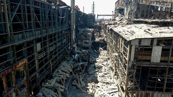 Usina do Complexo Metalúrgico Azovstal destruída em meio ao confito ucraniano. Ucrânia, 13 de junho de 2022 - Sputnik Brasil