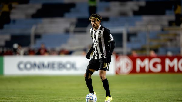 O meio-campista Gustavo Scarpa durante partida pelo Atlético-MG contra o Cienciano (PER) na fase de grupos da Copa Sul-americana, em 29 de abril de 2026 - Sputnik Brasil