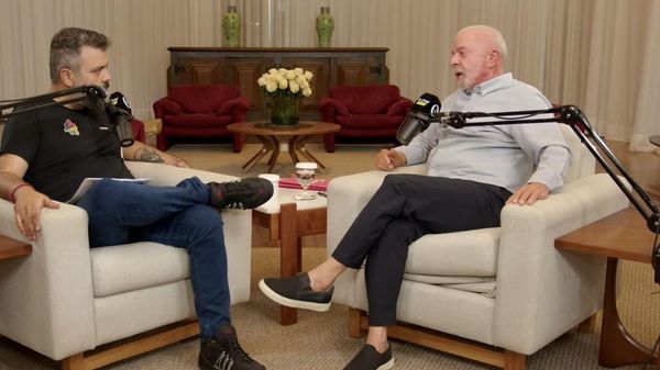 Presidente Luiz Inácio Lula da Silva participa de entrevista para o programa Flow Podcast, 1º de outubro de 2025. - Sputnik Brasil