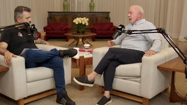 Presidente Luiz Inácio Lula da Silva participa de entrevista para o programa Flow Podcast, 1º de outubro de 2025. - Sputnik Brasil