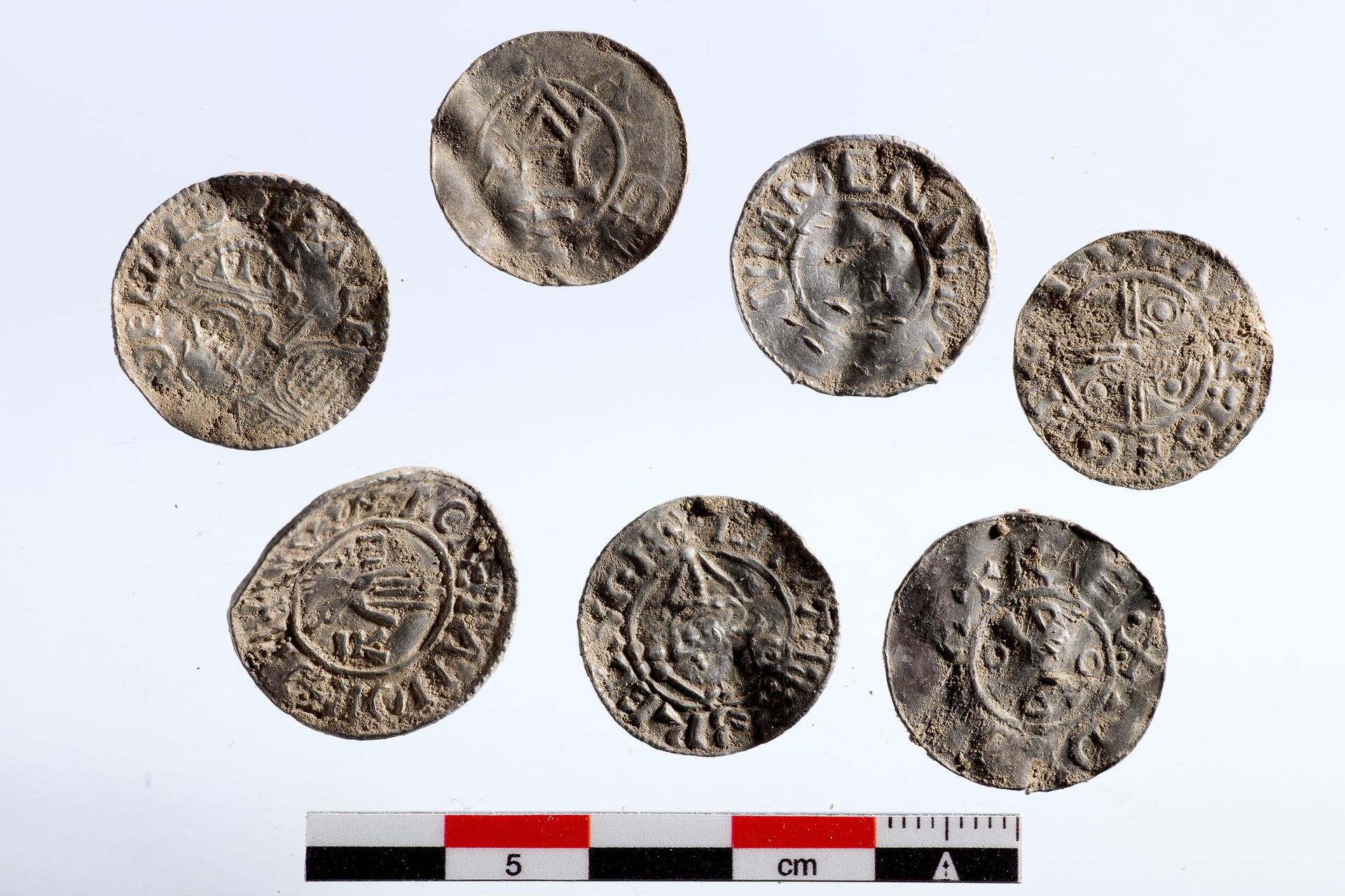 Moedas da Era Viking descobertas em campo no leste da Noruega - Sputnik Brasil, 1920, 02.10.2026