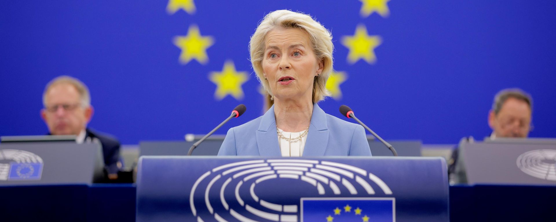 A presidente da Comissão Europeia, Ursula von der Leyen, no Parlamento Europeu - Sputnik Brasil, 1920, 06.10.2026