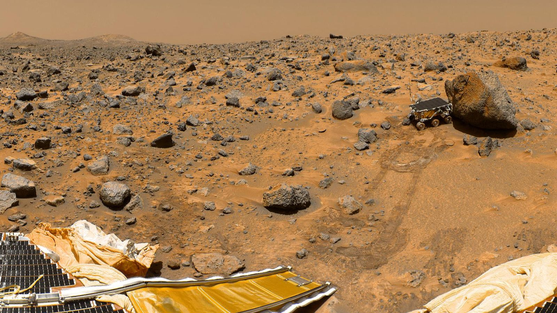 Uma vista da superfície de Marte a partir do módulo de pouso Mars Pathfinder, da NASA Uma vista da superfície de Marte a partir do módulo de pouso Mars Pathfinder, da NASA