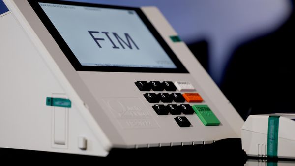 O Tribunal Regional Eleitoral apresenta a estrutura e demonstra testes da urna eletrônica para as Eleições de 2026, Rio de Janeiro, 3 de agosto de 2026 - Sputnik Brasil