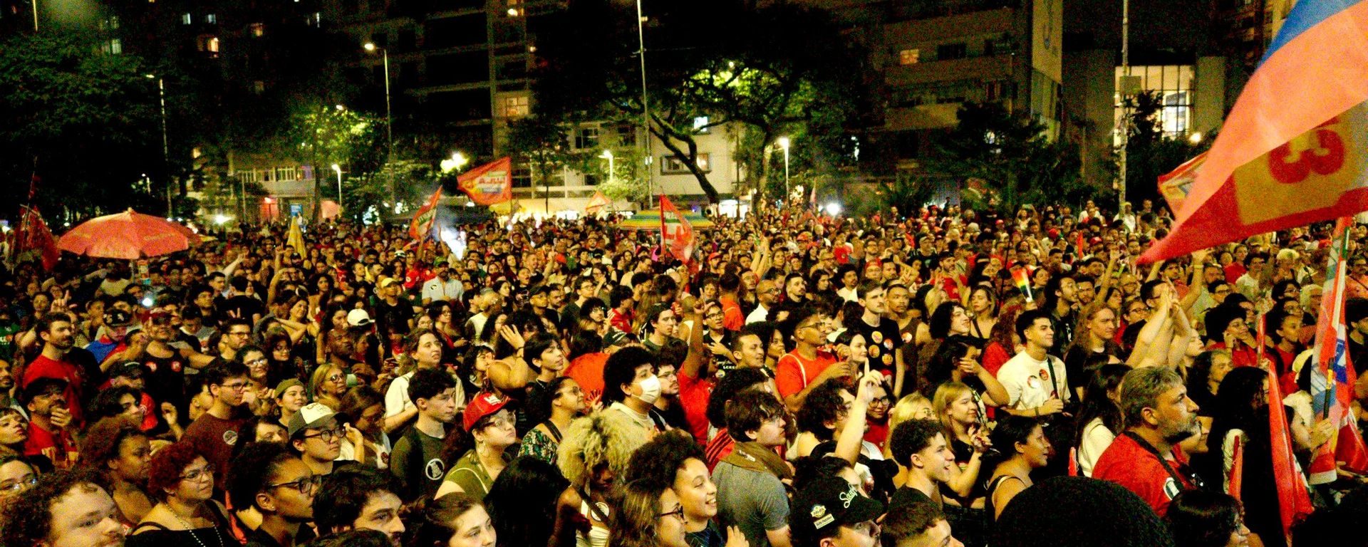 Apoiadores do presidente Luiz Inácio Lula da Silva (PT), candidato à reeleição, foram às ruas nesta quinta-feira (8), em São Paulo (SP). Apoiadores do presidente Luiz Inácio Lula da Silva (PT), candidato à reeleição, foram às ruas nesta quinta-feira (8), em São Paulo (SP). - Sputnik Brasil, 1920, 08.10.2026