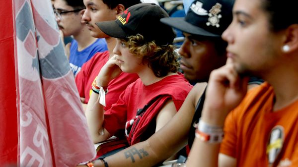 Estudantes participam do 60º Congresso da União Nacional dos Estudantes (UNE), realizado na Universidade Federal de Goiás (UFG), Goiás, 17 de julho de 2025 - Sputnik Brasil