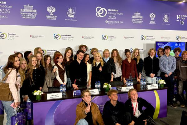 Jovens na emana Russa de Energia 2026 em Moscou - Sputnik Brasil