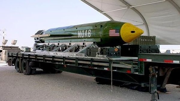 Bomba MOAB dos EUA - Sputnik Brasil