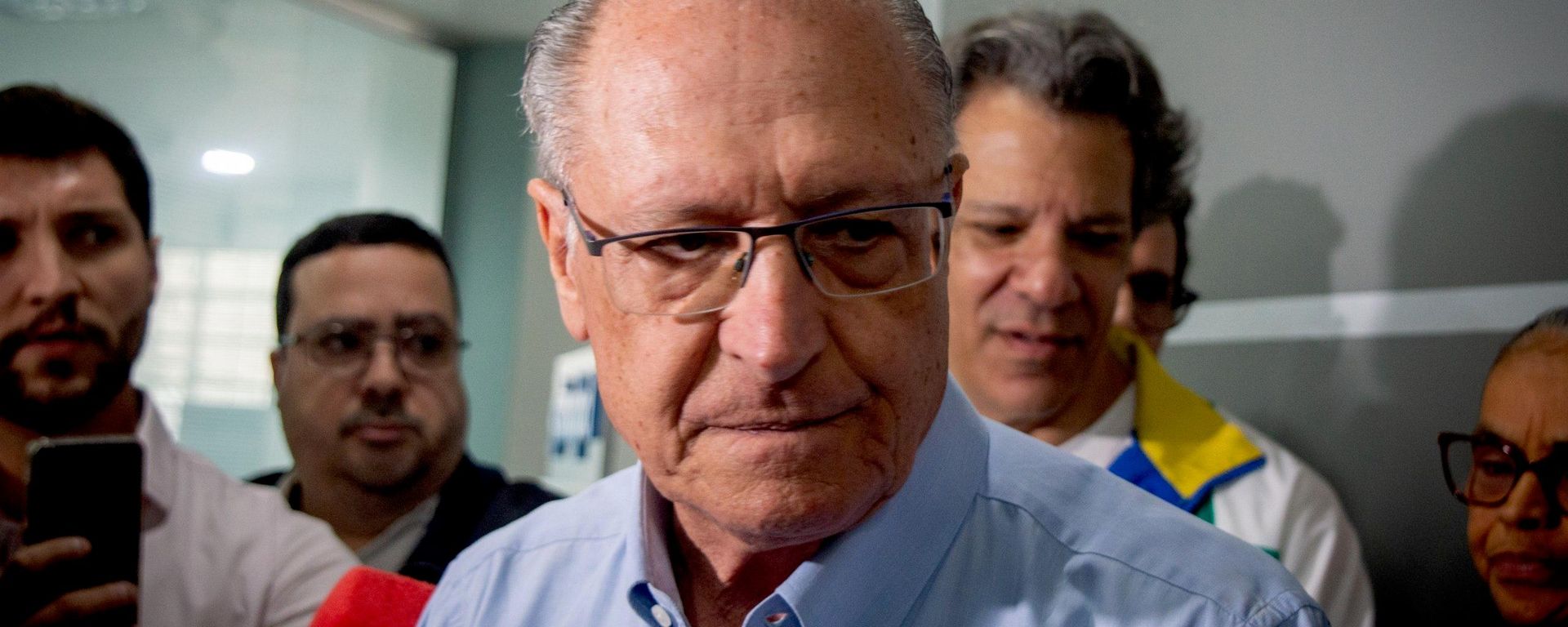 O vice-presidente e candidato, Geraldo Alckmin (PSB), durante coletiva de imprensa após atos em São Paulo, em 17 de outubro de 2026 - Sputnik Brasil, 1920, 17.10.2026