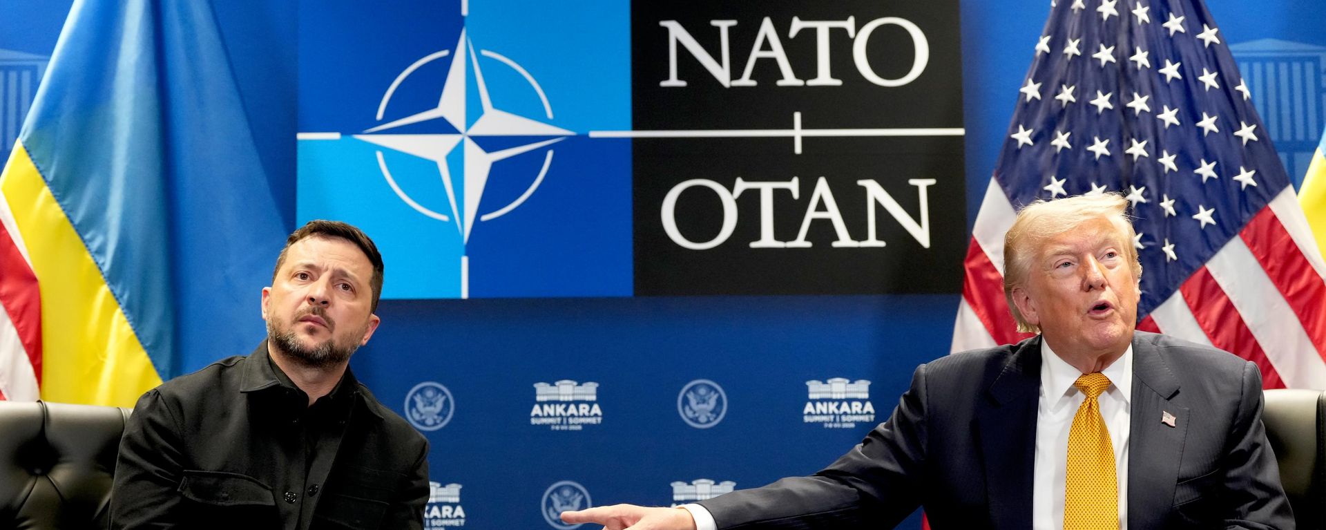 Vladimir Zelensky e presidente dos EUA, Donald Trump, participam de uma reunião em Ancara, Turquia - Sputnik Brasil, 1920, 19.10.2026