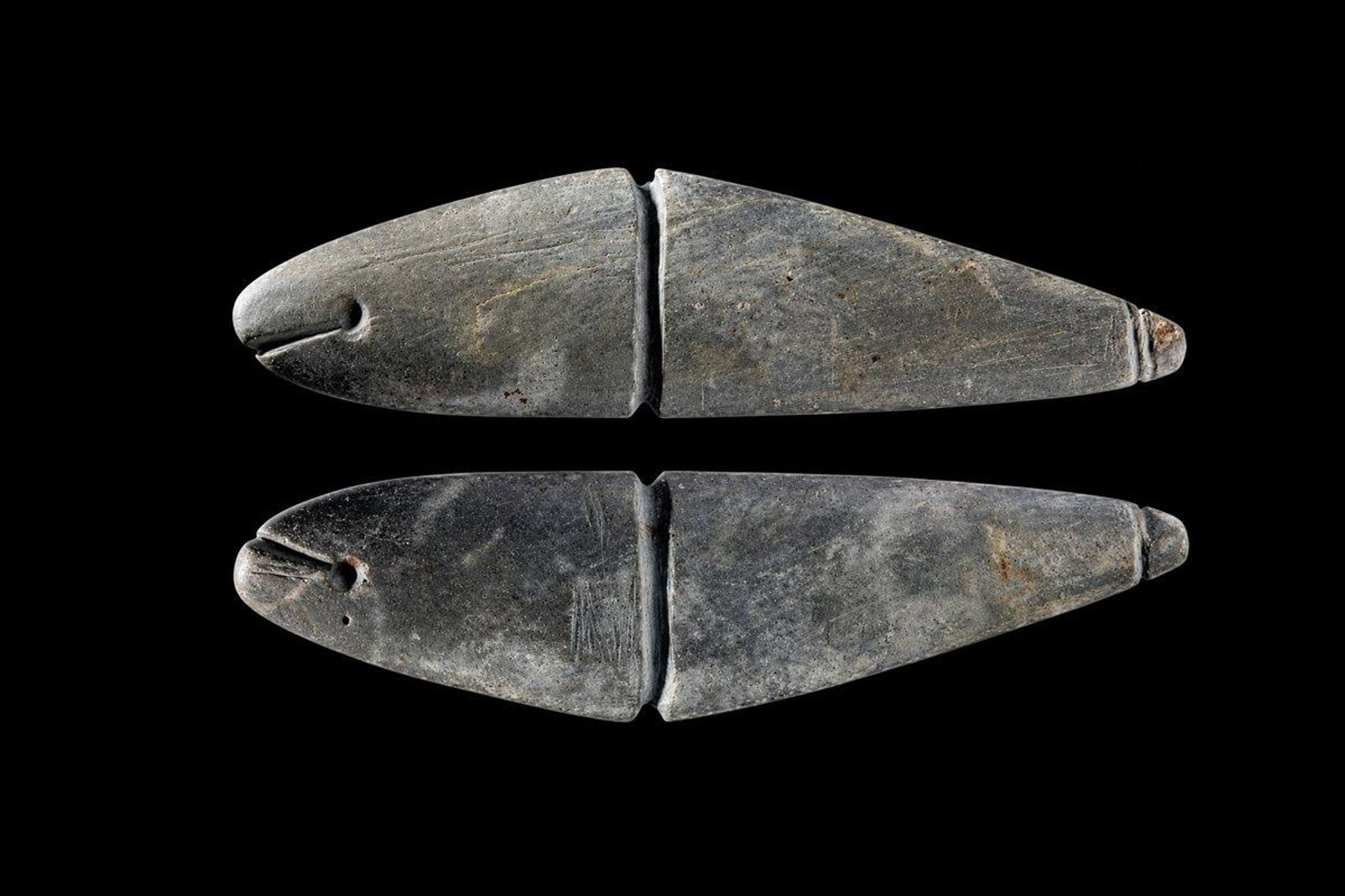 Figura de peixe de pedra de 7.600 anos encontrada na região russa de Irkutsk