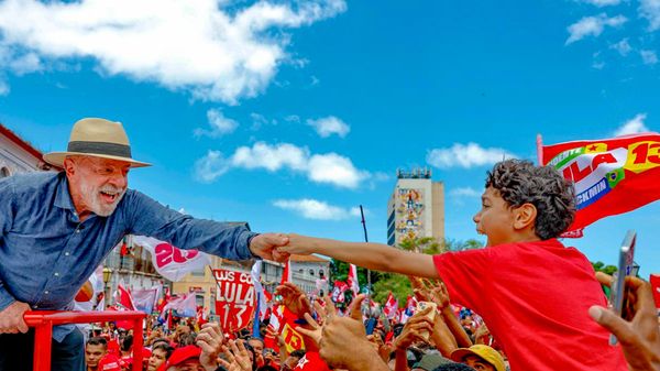 Presidente Luiz Inácio Lula da Silva (PT) durante ato de campanha em São Luís, no Maranhão. 20 de outubro de 2026 - Sputnik Brasil