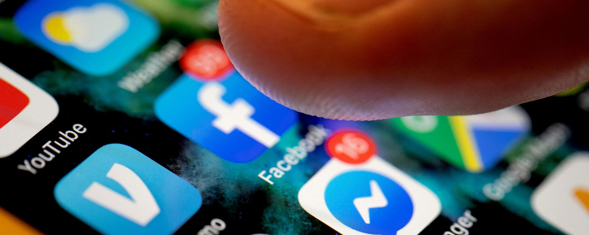 Nesta foto, um iPhone exibe os aplicativos do Facebook e do Messenger em Nova Orleans, EUA, 11 de agosto de 2019 - Sputnik Brasil, 1920, 21.10.2026