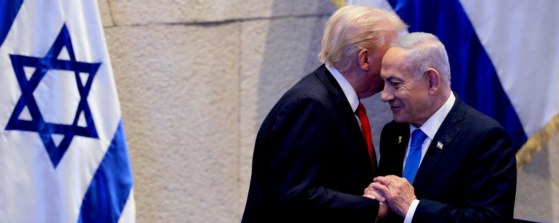 O presidente norte-americano, Donald Trump, e o primeiro-ministro de Israel, Benjamin Netanyahu. - Sputnik Brasil, 1920, 21.10.2026