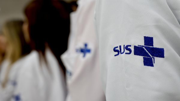 Novos médicos do Programa Mais Médicos durante visita no Super Centro Carioca de Saúde, em Benfica, Rio de Janeiro. Brasil, 24 de abril de 2025. - Sputnik Brasil