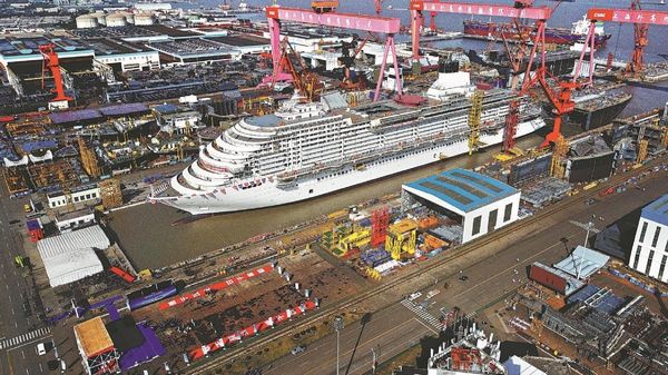 Estaleiros da China agora dominam o cenário mundial, com 81,8% de todas as novas encomendas de navios - Sputnik Brasil