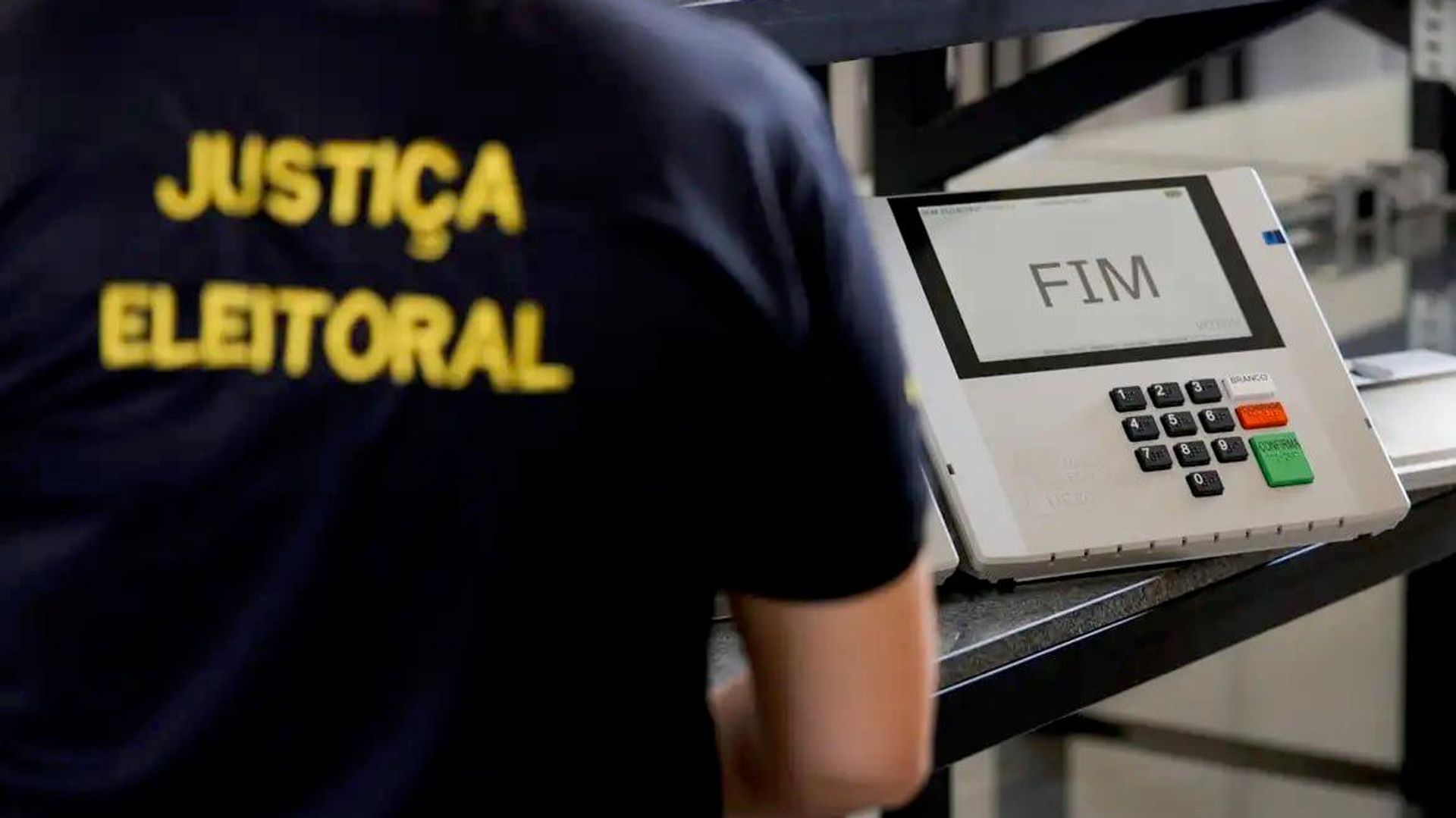 Justiça Eleitoral envia mais de 1 milhão de avisos sobre locais de votação Justiça Eleitoral envia mais de 1 milhão de avisos sobre locais de votação - Sputnik Brasil, 1920, 25.10.2026