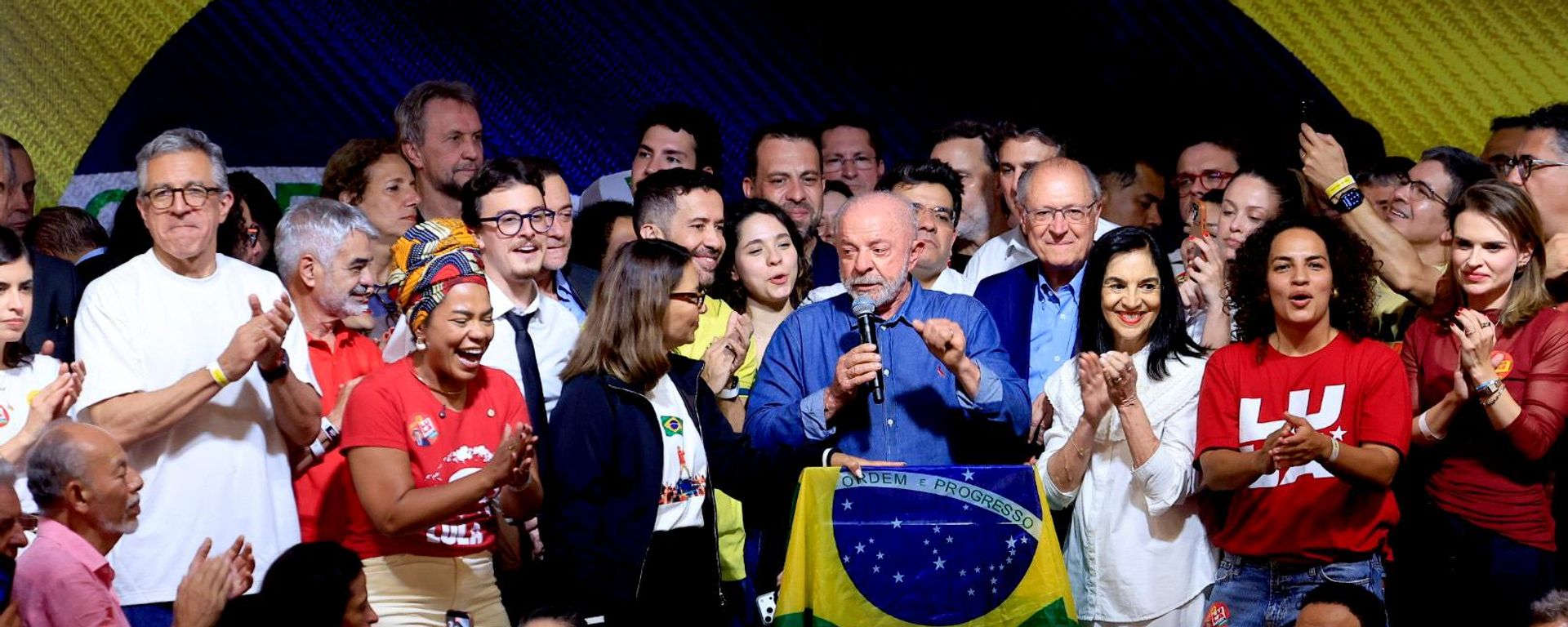 Lula discursa após vitória nas eleições 2026, no hotel Intercontinental, em São Paulo. Brasil, 26 de outubro de 2026 Lula discursa após vitória nas eleições 2026, no hotel Intercontinental, em São Paulo. Brasil, 26 de outubro de 2026 - Sputnik Brasil, 1920, 26.10.2026