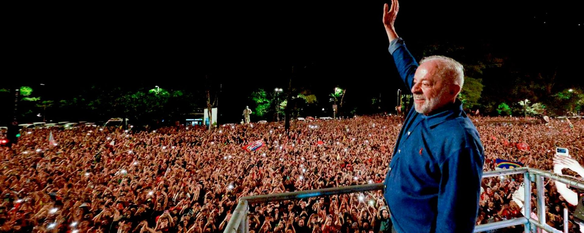 Presidente da República, Luiz Inácio Lula da Silva, durante discurso de reeleição, São Paulo (SP), 25 de outubro de 2026. - Sputnik Brasil, 1920, 26.10.2026