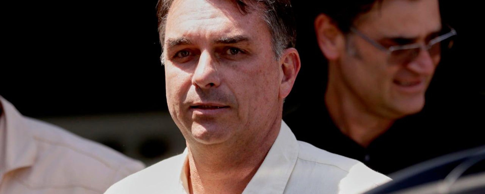 Flávio Bolsonaro cruza ponte para Argentina e decola rumo ao Equador, diz governo Milei - Sputnik Brasil, 1920, 28.10.2026